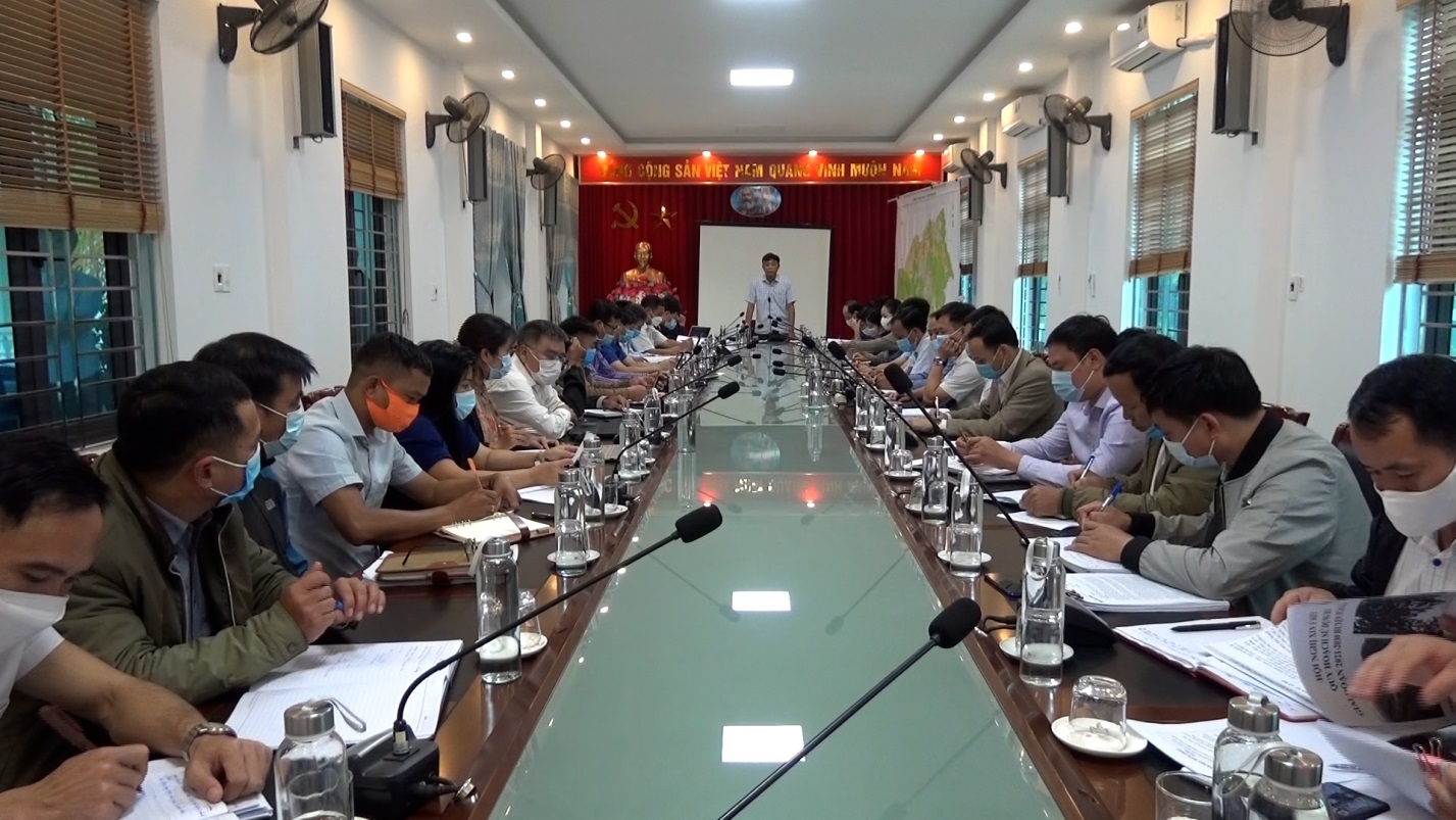 Họp thành viên UBND huyện tháng 10 năm 2021